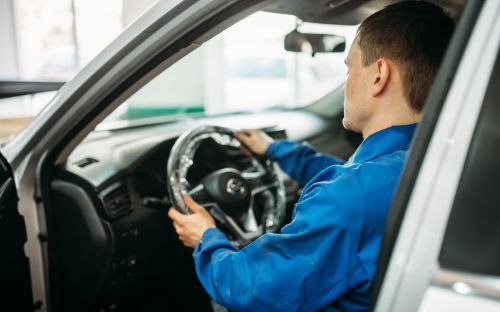 Regeneracja konsoli samochodowych, jak przebiega i ile trwa